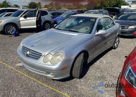 2005 Mercedes-Benz Clk 320 z USA, uszkodzony, nr VIN WDBTK65GX5T052787